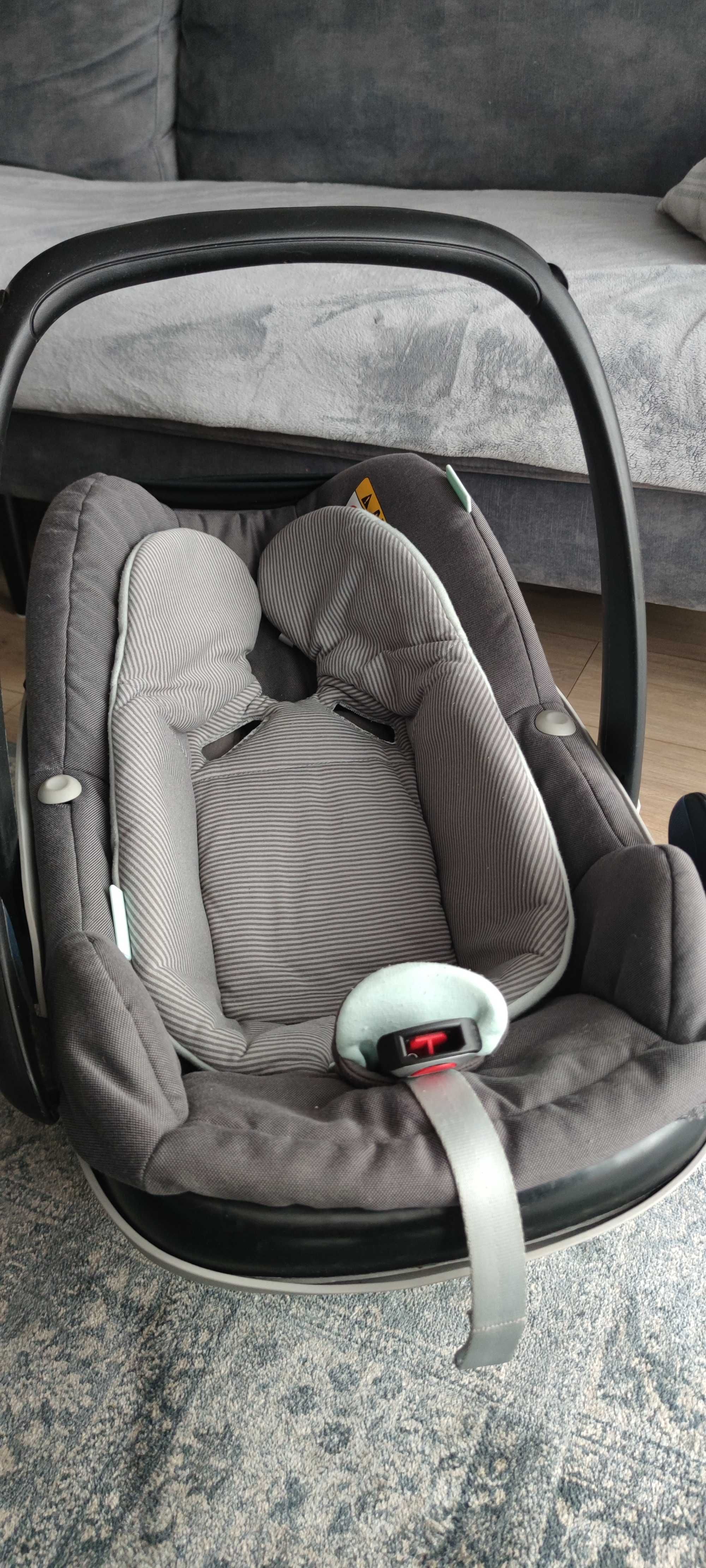 Fotelik samochodowy nosidełko dla niemowlaka Maxi Cosi pebble plus