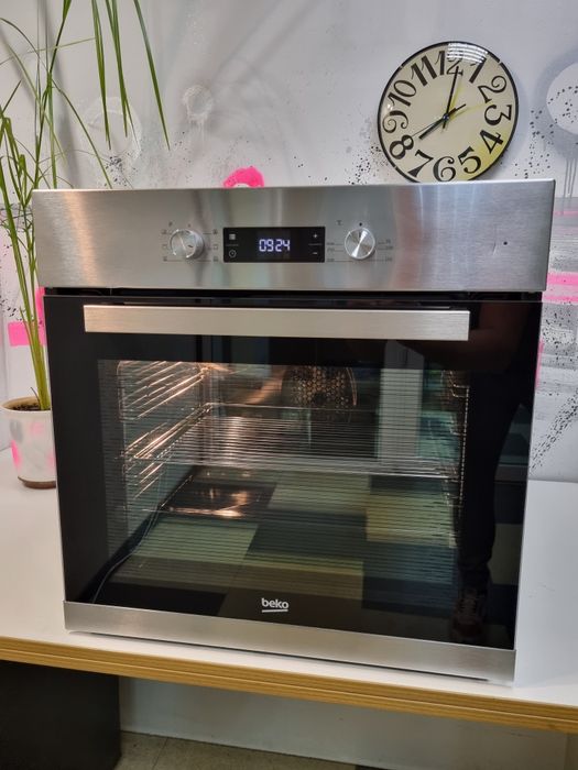 Надійна духова шафа духовка пічка плита Beko BIE22300X
