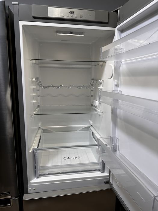 Холодильник BAUKNECHT,привезений з Німеччини.