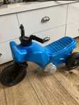 Jeździk biegowy motor