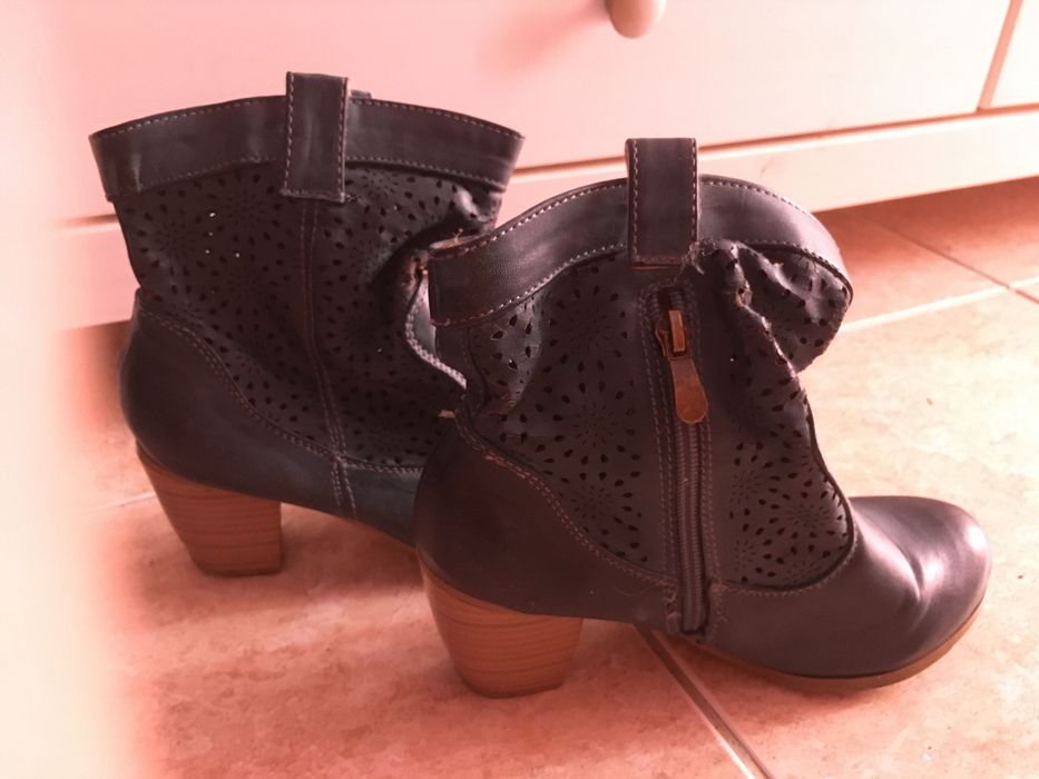 Várias peças de vestuário