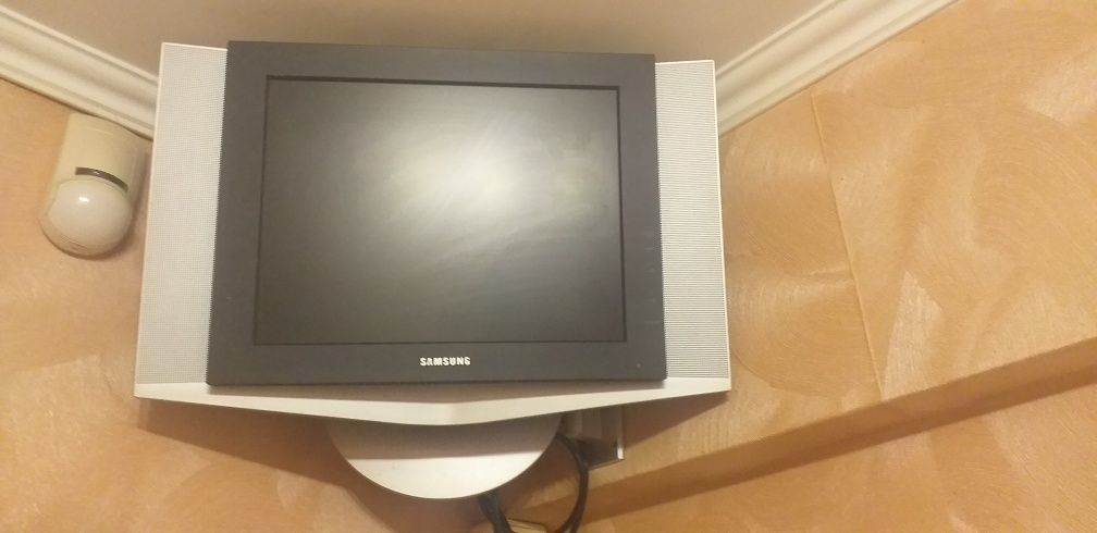 Телевизор Samsung LE15S51BP с креплением. Телевізор ЛЕД з кріпленнням