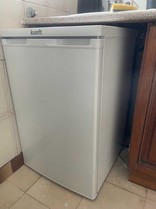 Congelador Vertical Kunft KUF2532 - 91L