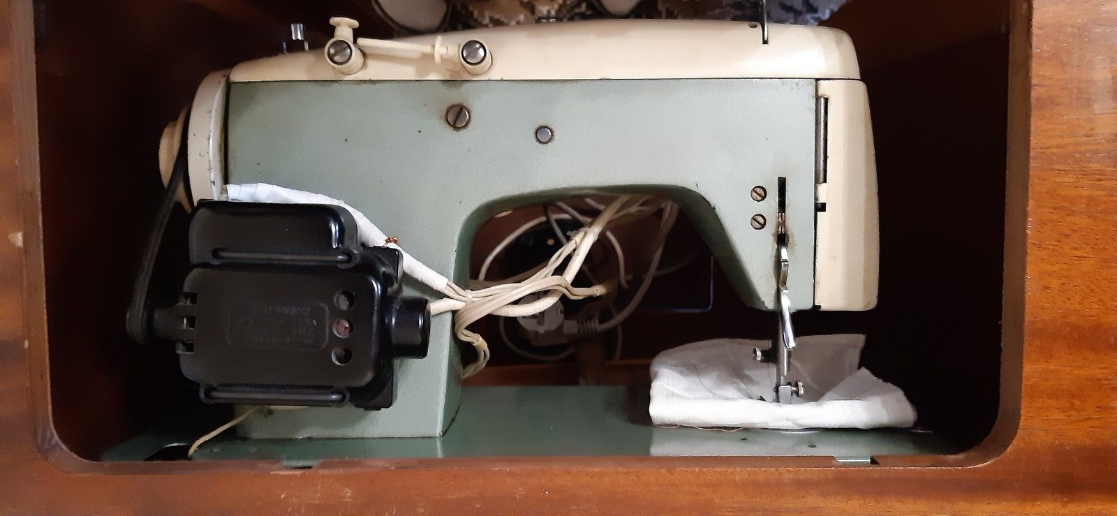 Швейная машинка Веритас с электроприводом рабочая Veritas