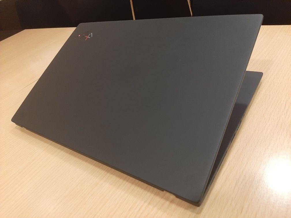 Lenovo X1 Carbon - i7 / 16GB / 512SSD