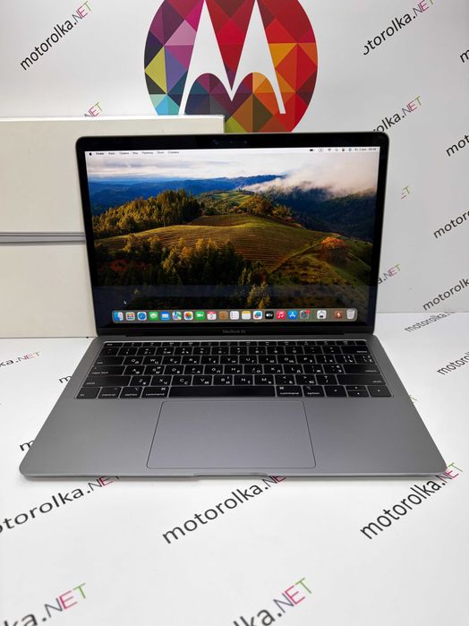 MacBook Air 13 2018 i5 8RAM 128SSD Space Gray  (291 циклов)