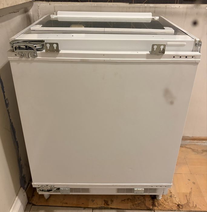 Lodówka podblatowa Beko BU1103N