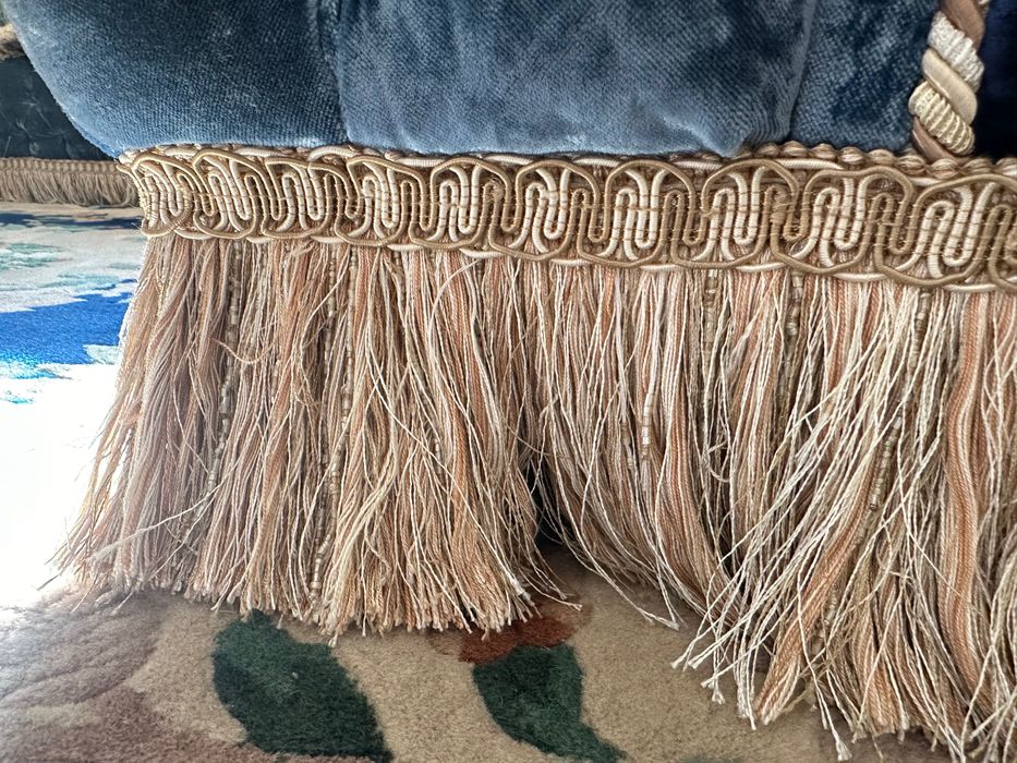 Італійські м’які меблі (дерево, бархатна оббивка, італійські тканини)