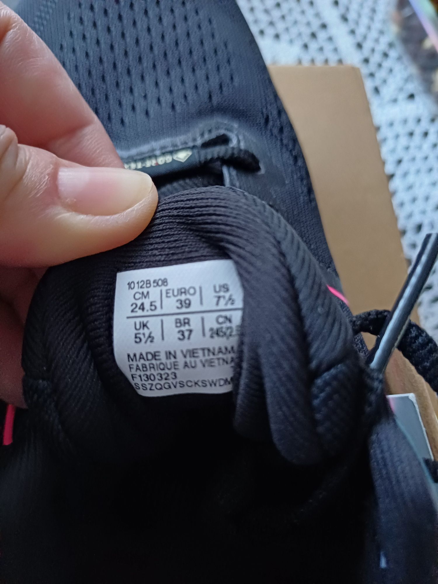 Buty biegowe damskie Asics GT-1000 gore-tex rozm. 39