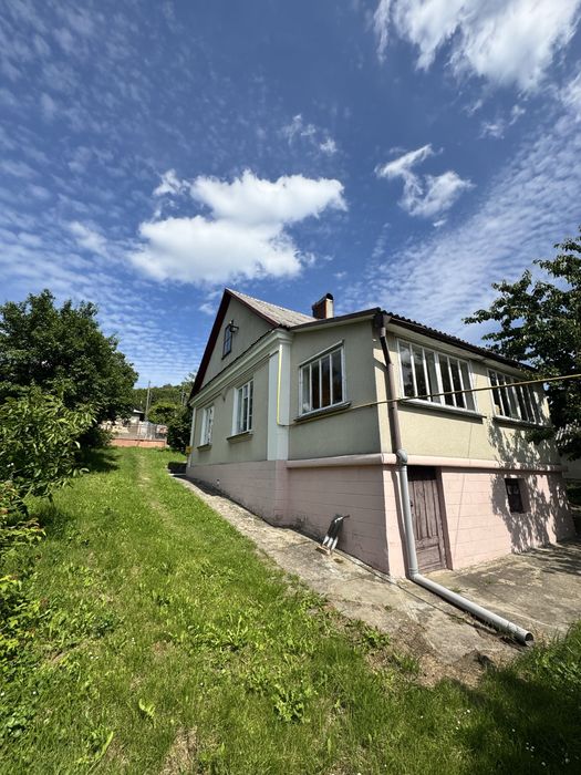 Продам господарство в м.Кременець Тернопільщина