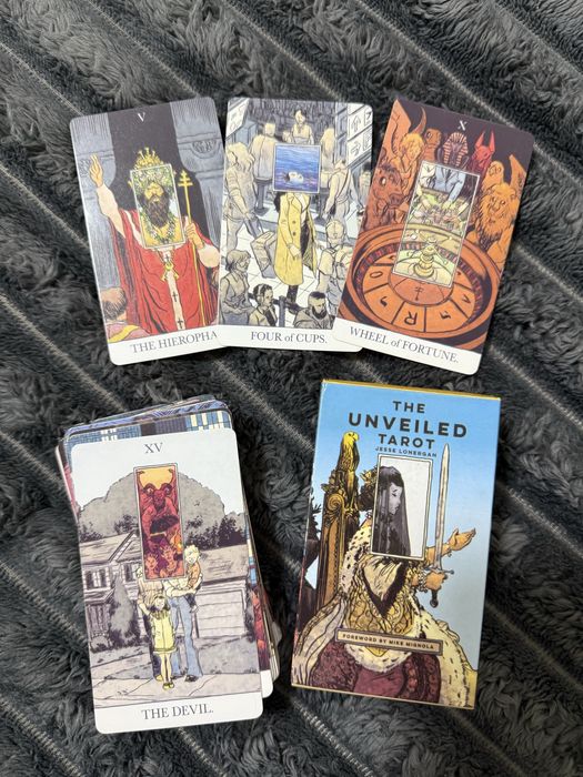 Карты таро в ассортименте