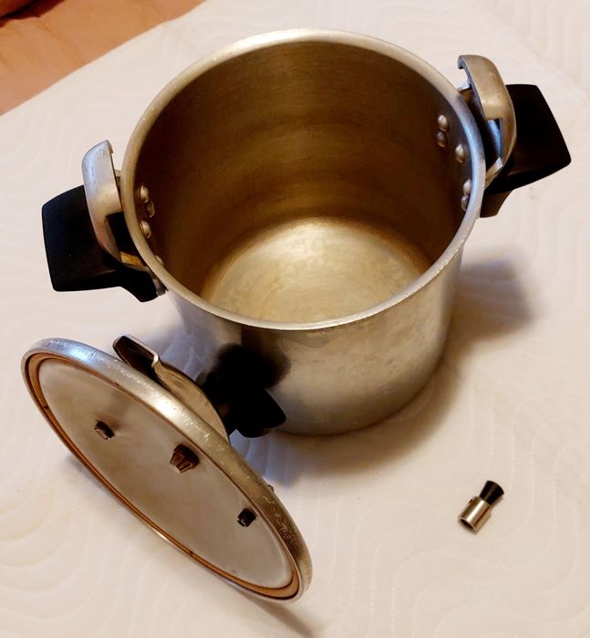 Panela pressão FLAMA 8L