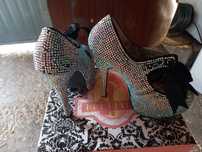Sapatos de salto alto