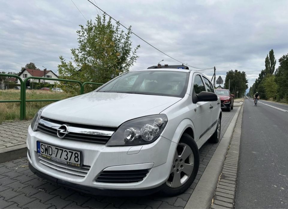 Spredam Opel Astra-H 1.7 CDTI rok 2008 Po rozzadu Klima Tempomat felgi