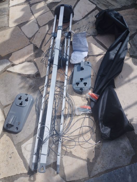 Estendal de parede em Alumínio. Novo.