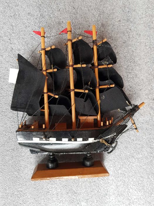 [71s] model okrętu pirackiego