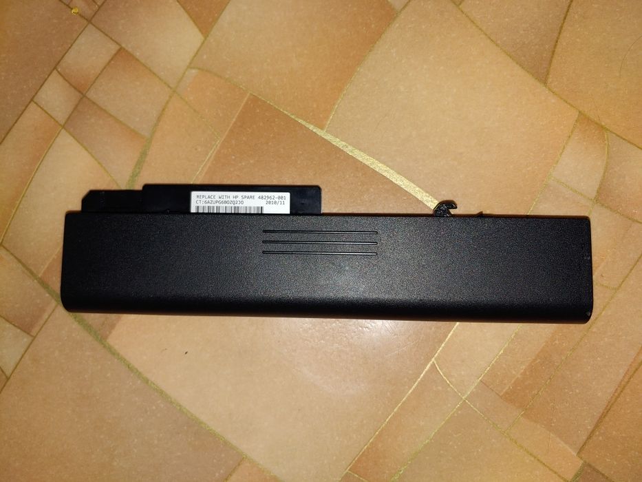 Продам батарею для ноутбуков-HP-TD06