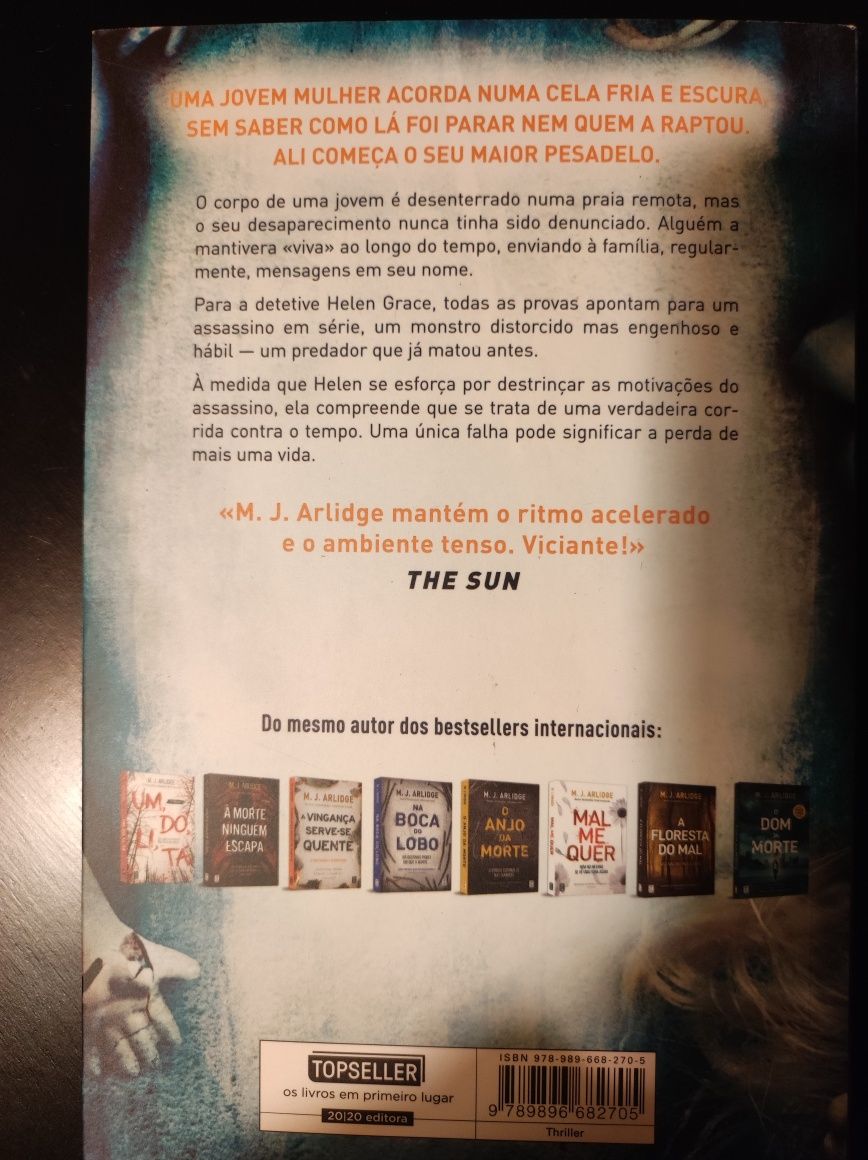 Livro "A casa de bonecas"