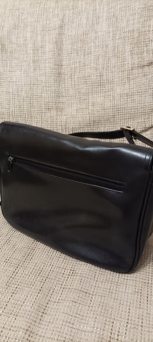 Сумка з довгим ремінцем через плече