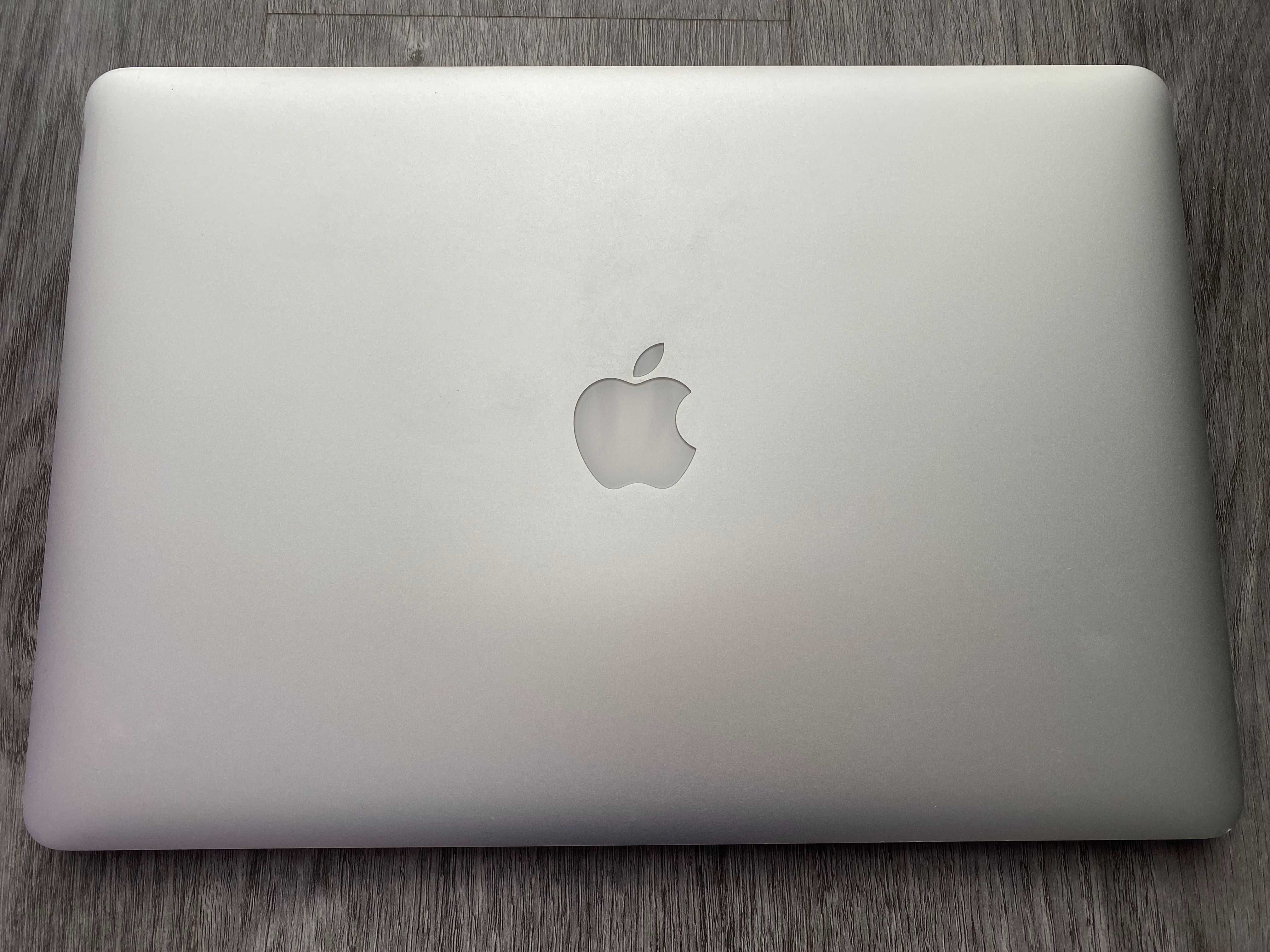 MacBook Pro 15" 2015 / i7 / 16Gb / 1Tb SSD