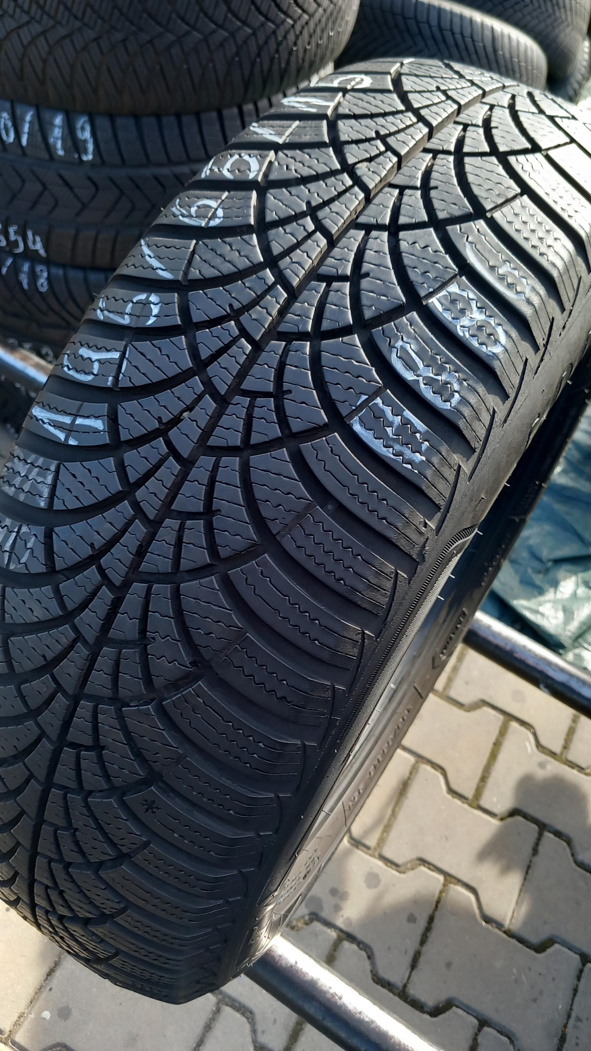 195/65/15 Goodyear Ultra Grip 9+ 95H
