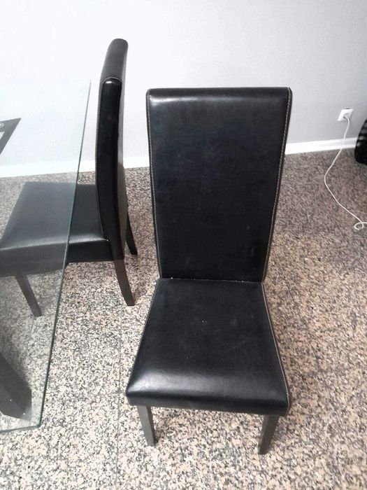 Mesa de sala com 4 cadeiraa