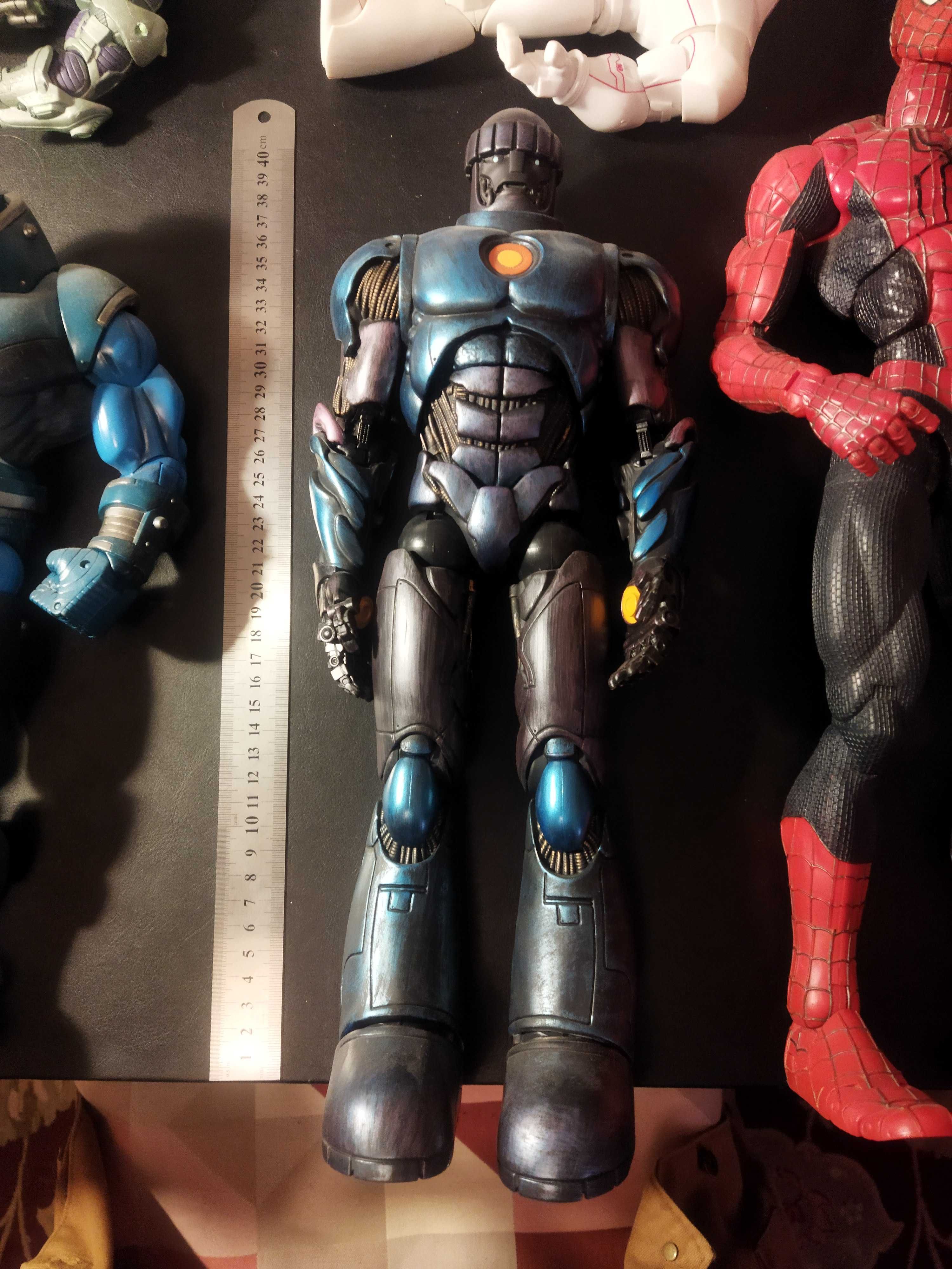 Marvel Sentinela mais outras figura de tamanho grande