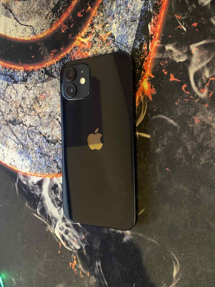IPhone 12 64gb dobry stan