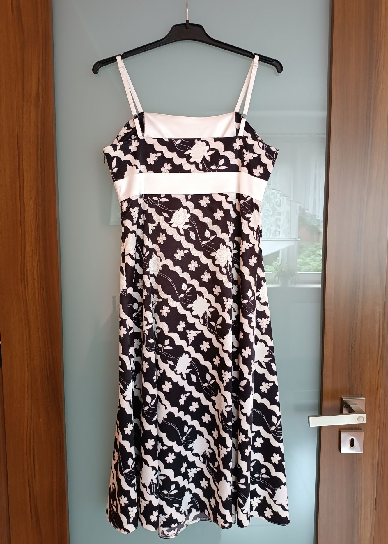 Sukienka roz. 36 + GRATIS