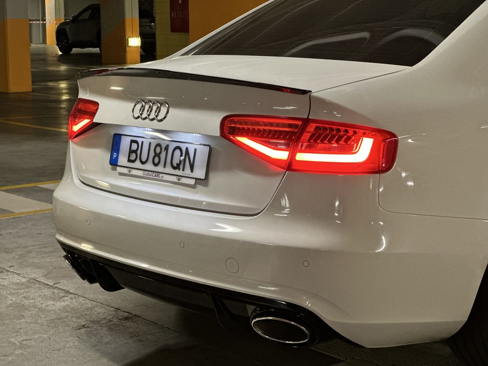 Audi A4 S line 2.0 TDI | Look RS4 |