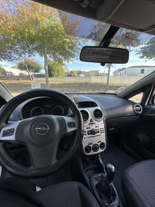 Opel Corsa D 1.3 CDTI 75cv – Ano 2009 – Muito económico!