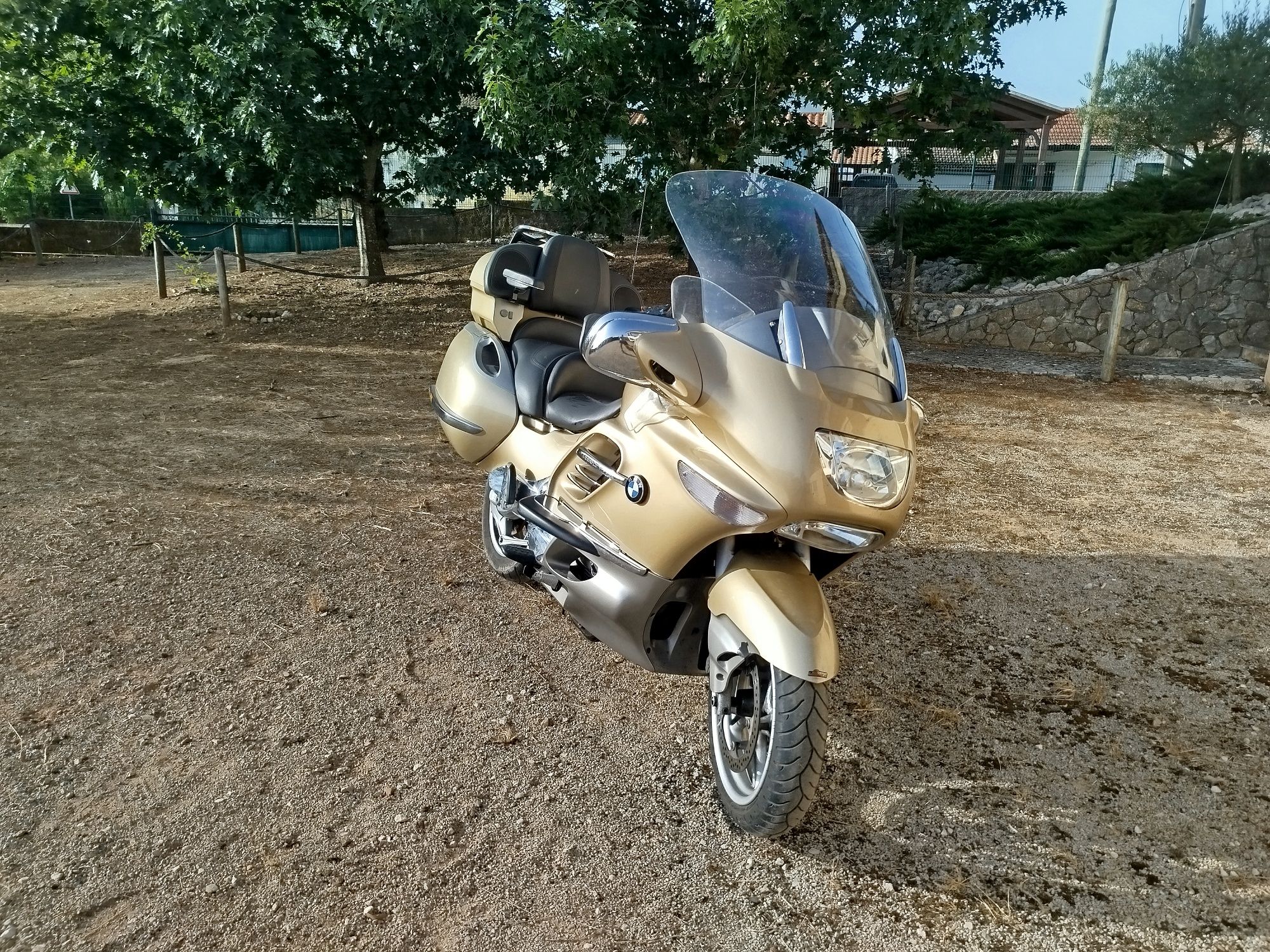 BMW  K1200 LT  com muitos extras.