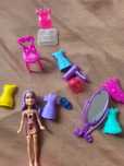 Barbie mała do przebierania plastikowa cena 9zlotych