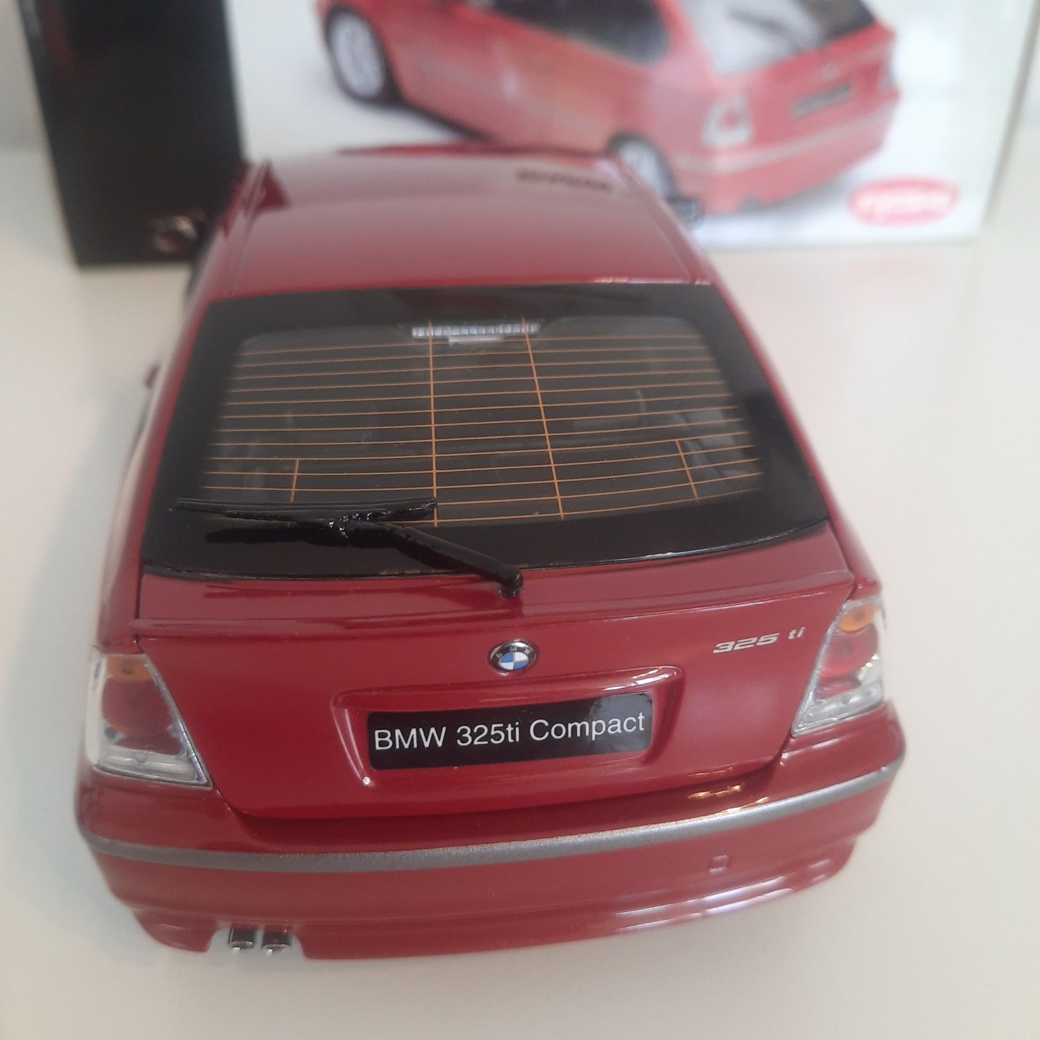 Bmw 325 ti compact kyosho 1:18 kolekcjonerski