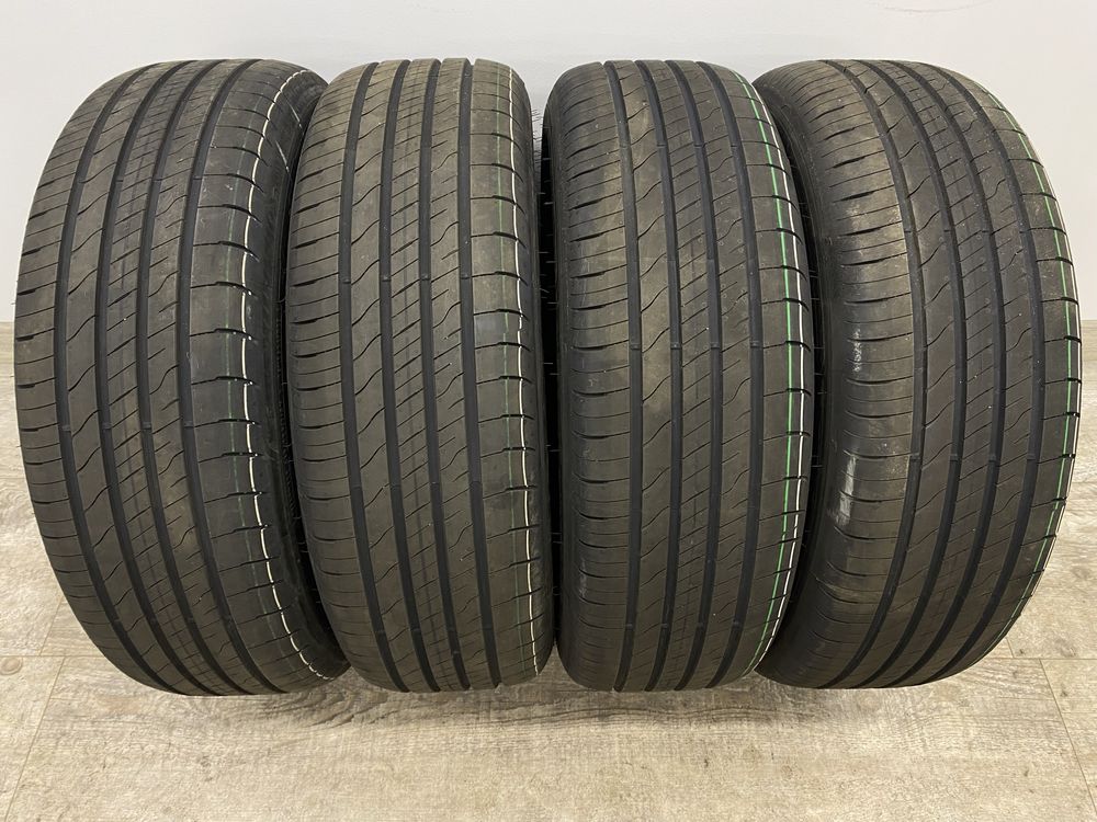 215/60R17 GoodYear EfficientGrip 2 SUV 99H 2023 (demo)