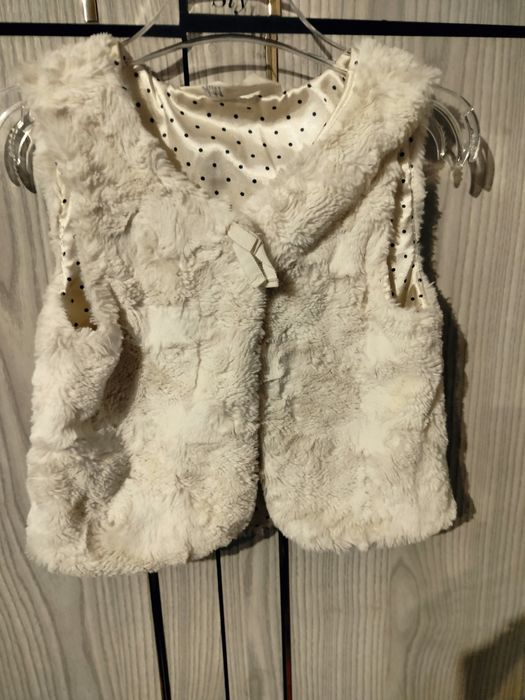Kamizelka 116 H&M biała.  W