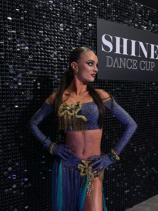 Сукня для латиноамериканської програми юніори-молодь