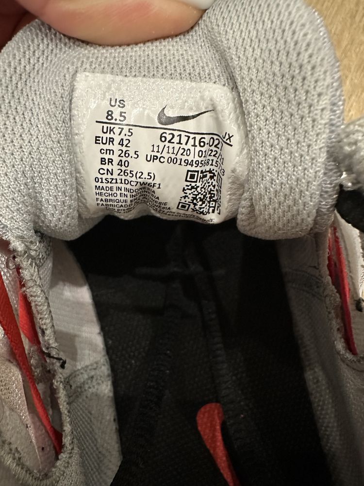 Кроссовки Nike Reax 8 размер  42.