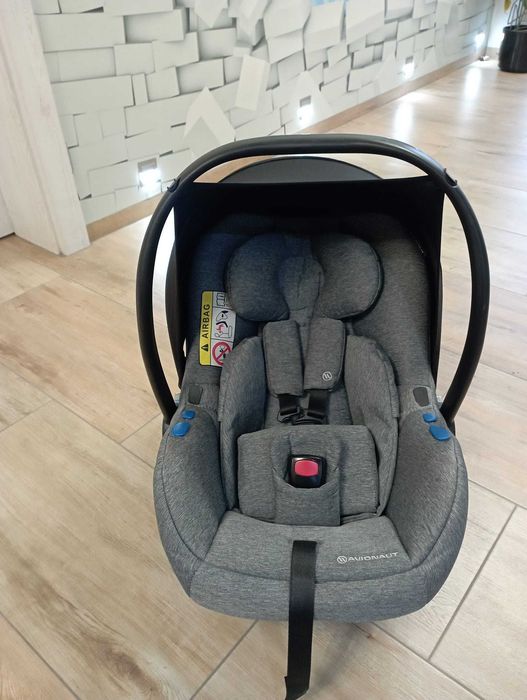 Fotelik/ nosidełko Avionaut + baza