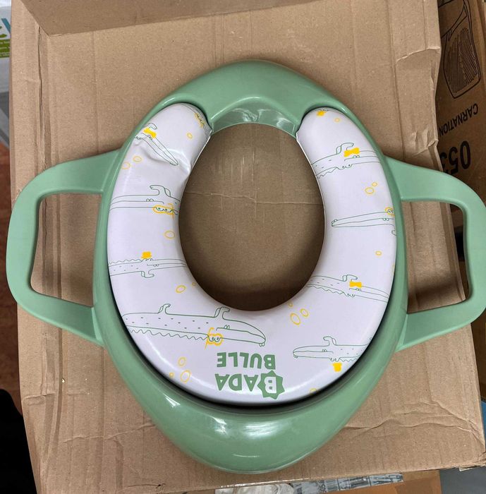 Nakładka na toaletę dla dzieci.