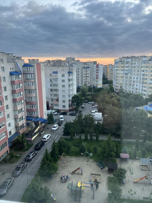 Продаж 3-х кімнатної квартири на Поділлі