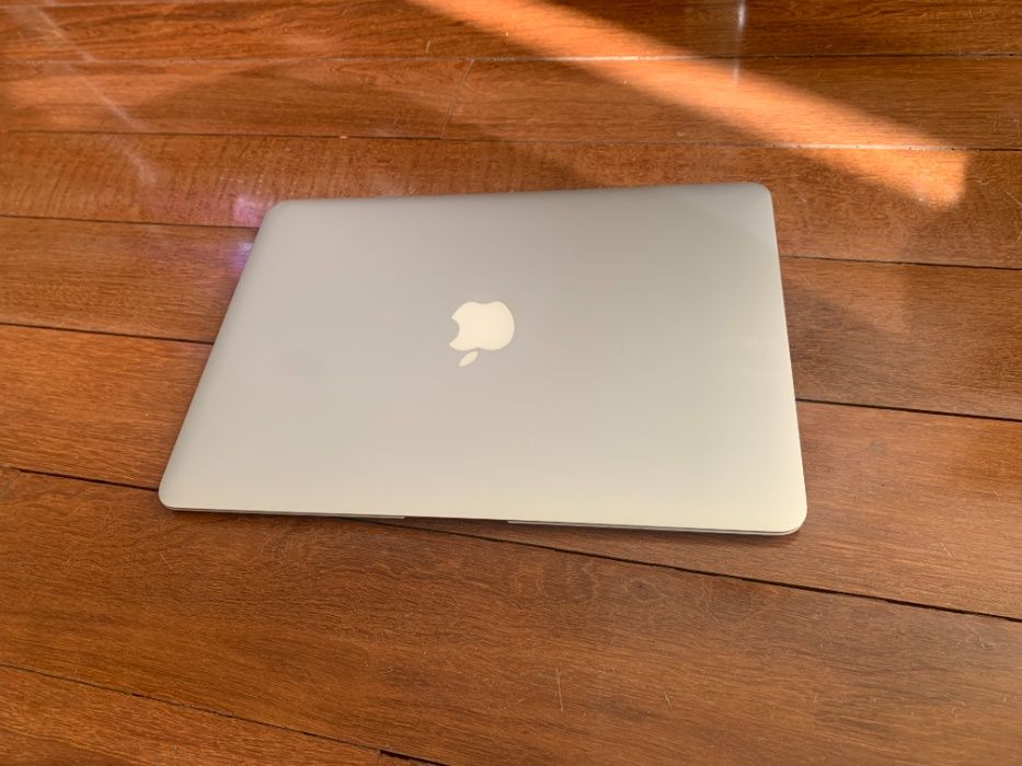 MacBook Air 13.3'' (2015) + HENGE DOCK