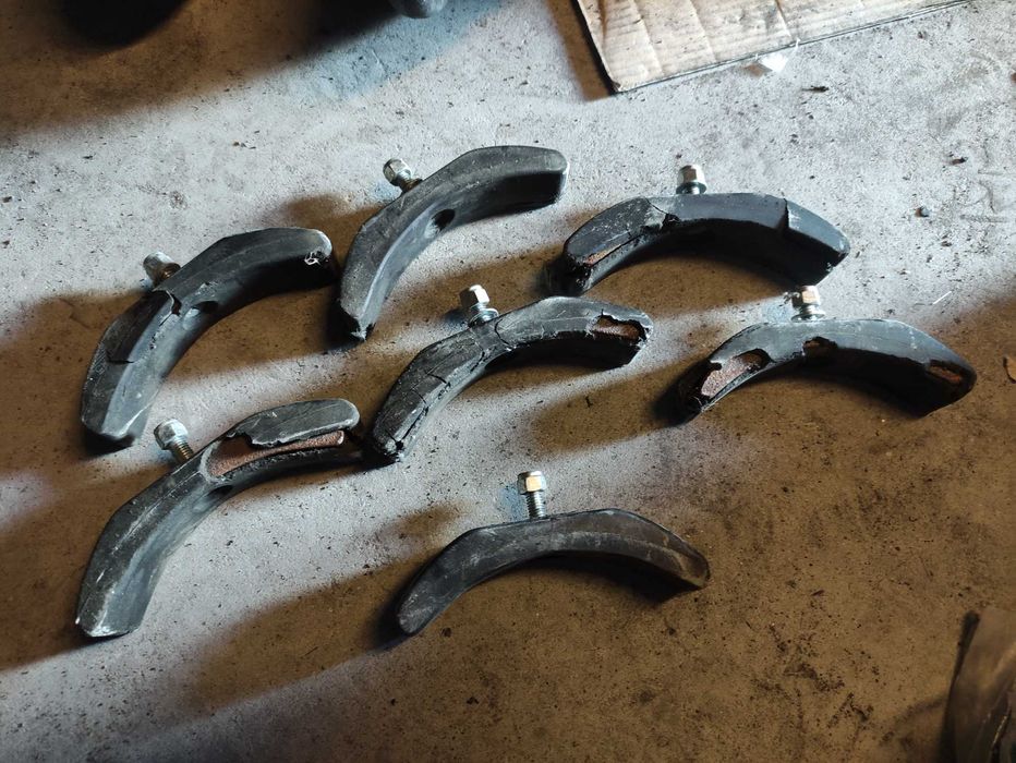 Stojak na hantelki do stojaka uchwyty łódki na hantle 7 sztuk uszkodzo