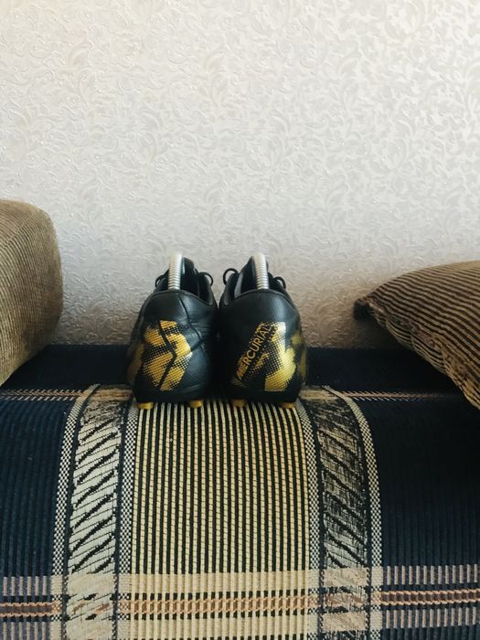 Бутси Nike 40 розмір, по устілці приблизно 25 см