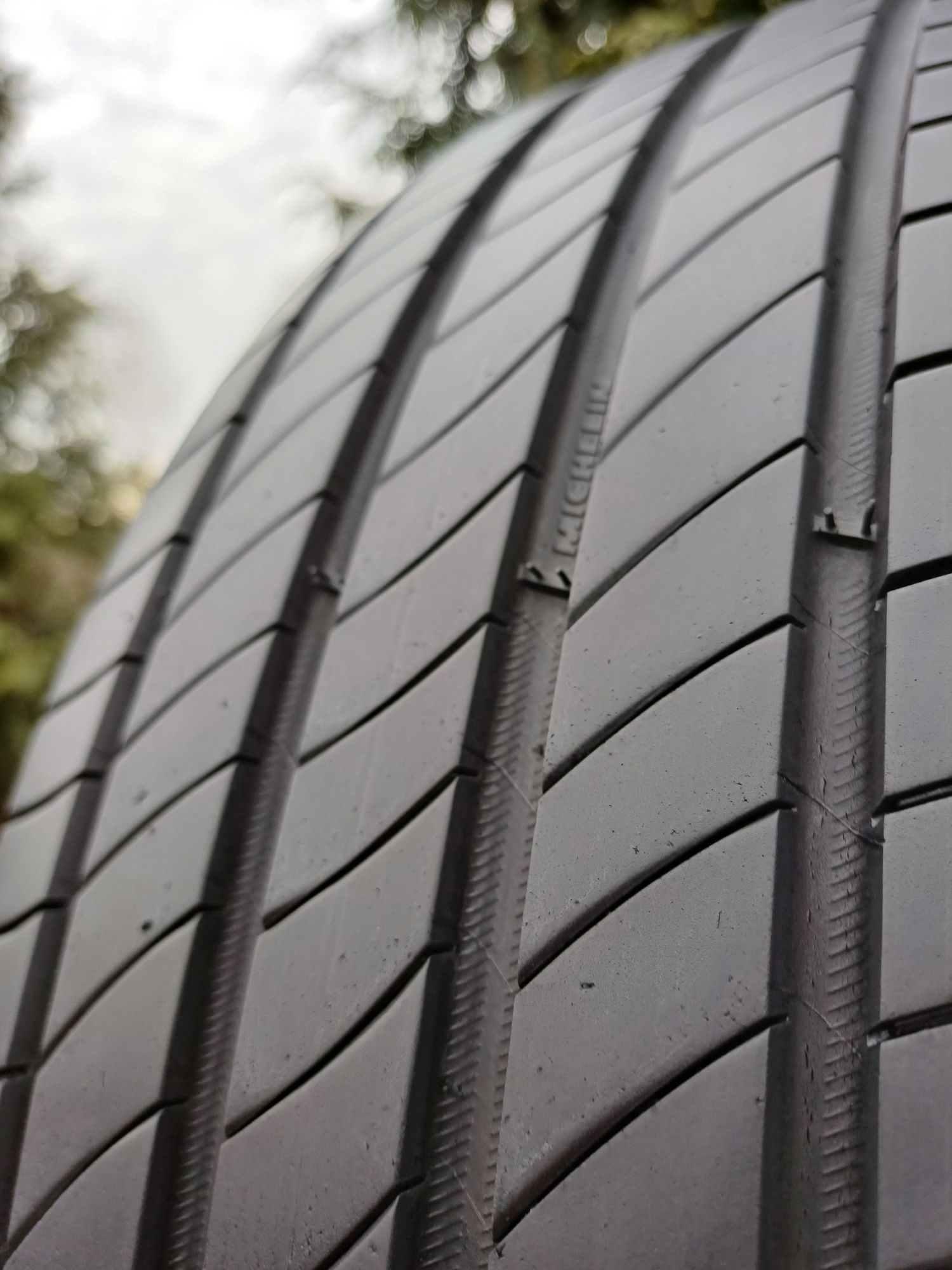 215/65/17 Sprzedam parę opon letnich Michelin Primensy 4
