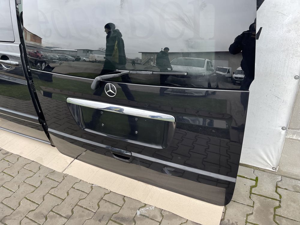 Двері дверка кришка багажника ляда віто віано Mercedes Vito Viano 639