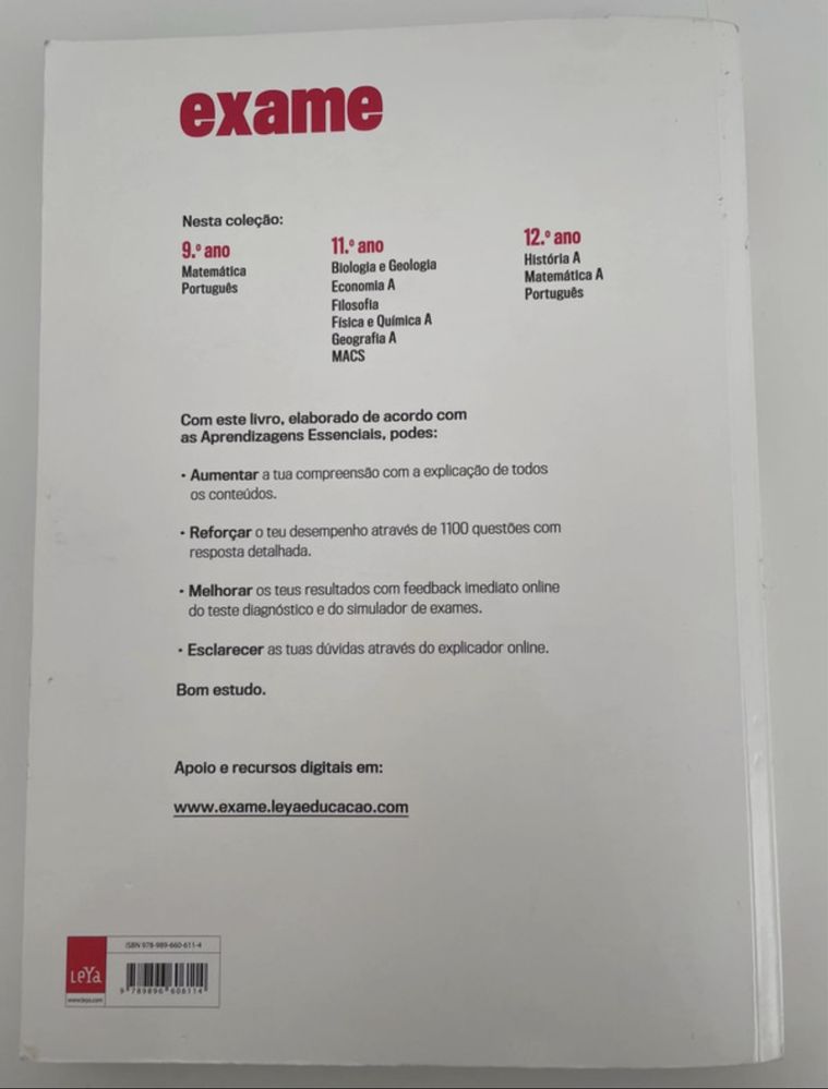 Livro preparação exame 11º Exame Física e Química