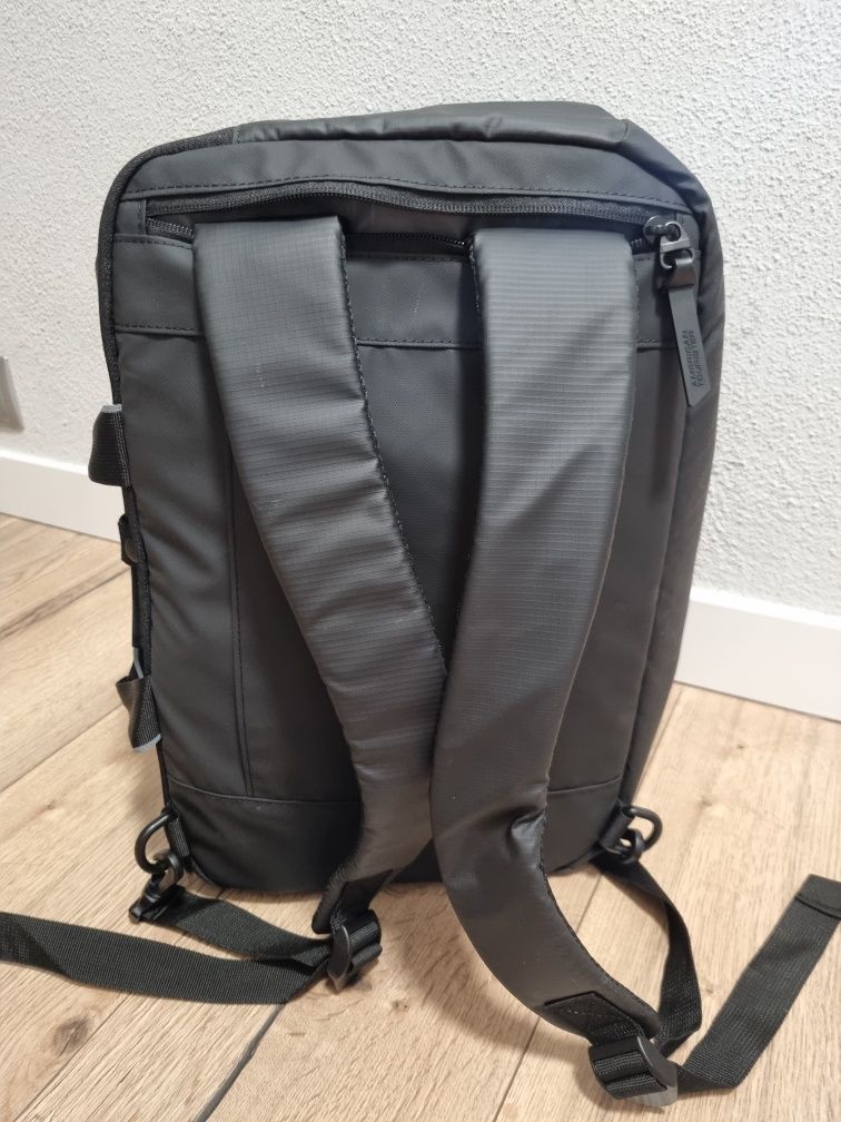 Torba American Tourister z funkcją plecaka do samolotu Ryanair
