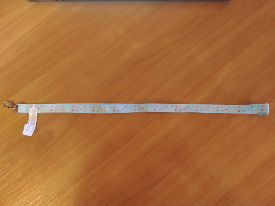 Шнурок для бейджика Accessorize . Новый.