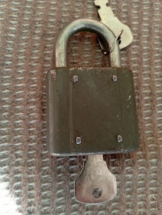 Stara kłódka PRL